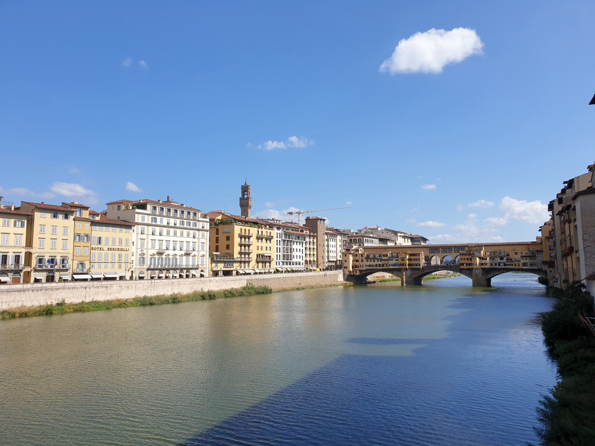 iew on Ponte Vecchio from Ponte Santa Trinita