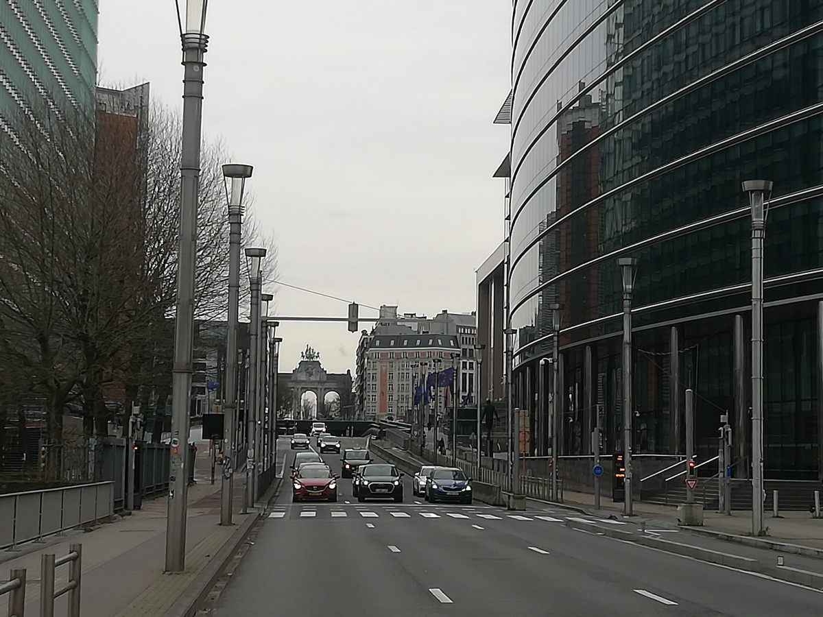 Triumphal Arch Brussles in the background