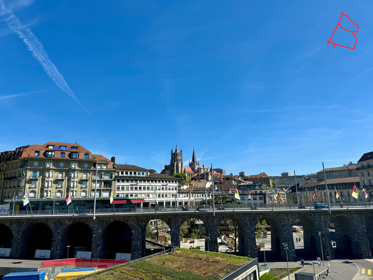 Glimpse at the Old Town in Lausanne