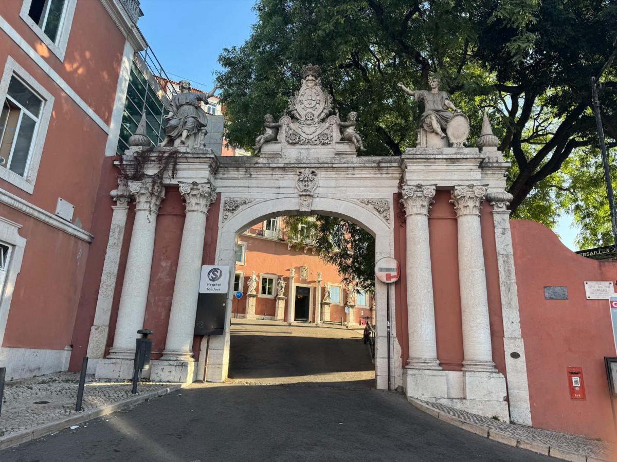 Entry to the Hospital de São José