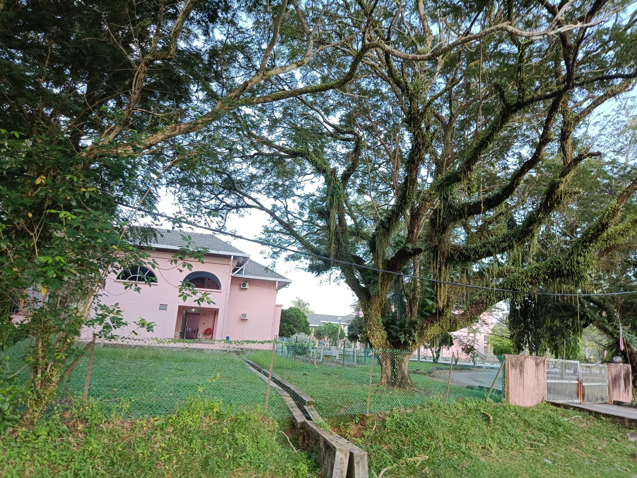Neighbourhood villa